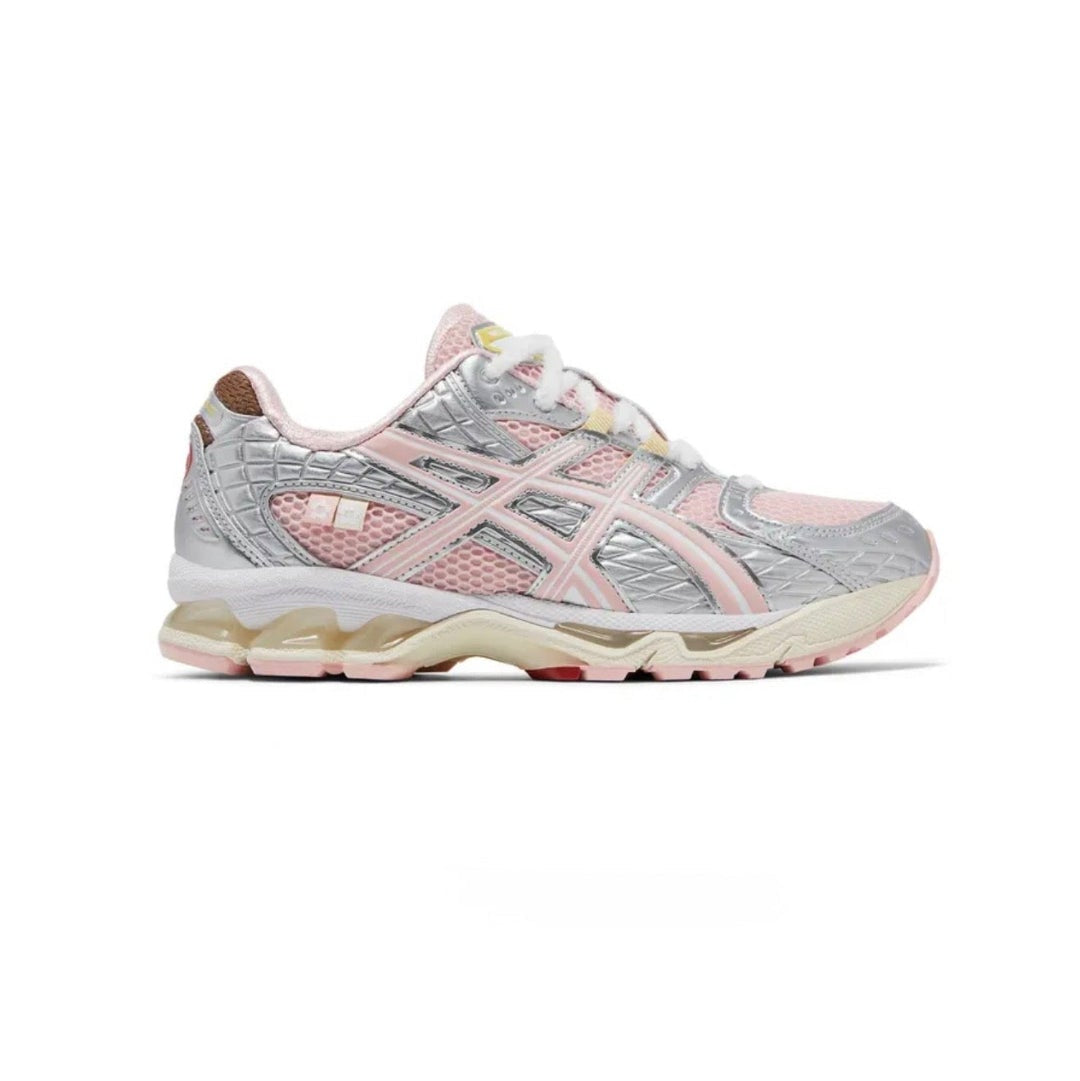 VANDYTHEPINK x atmos x ASICS
Gel Nimbus 10.1 'Strawberry'